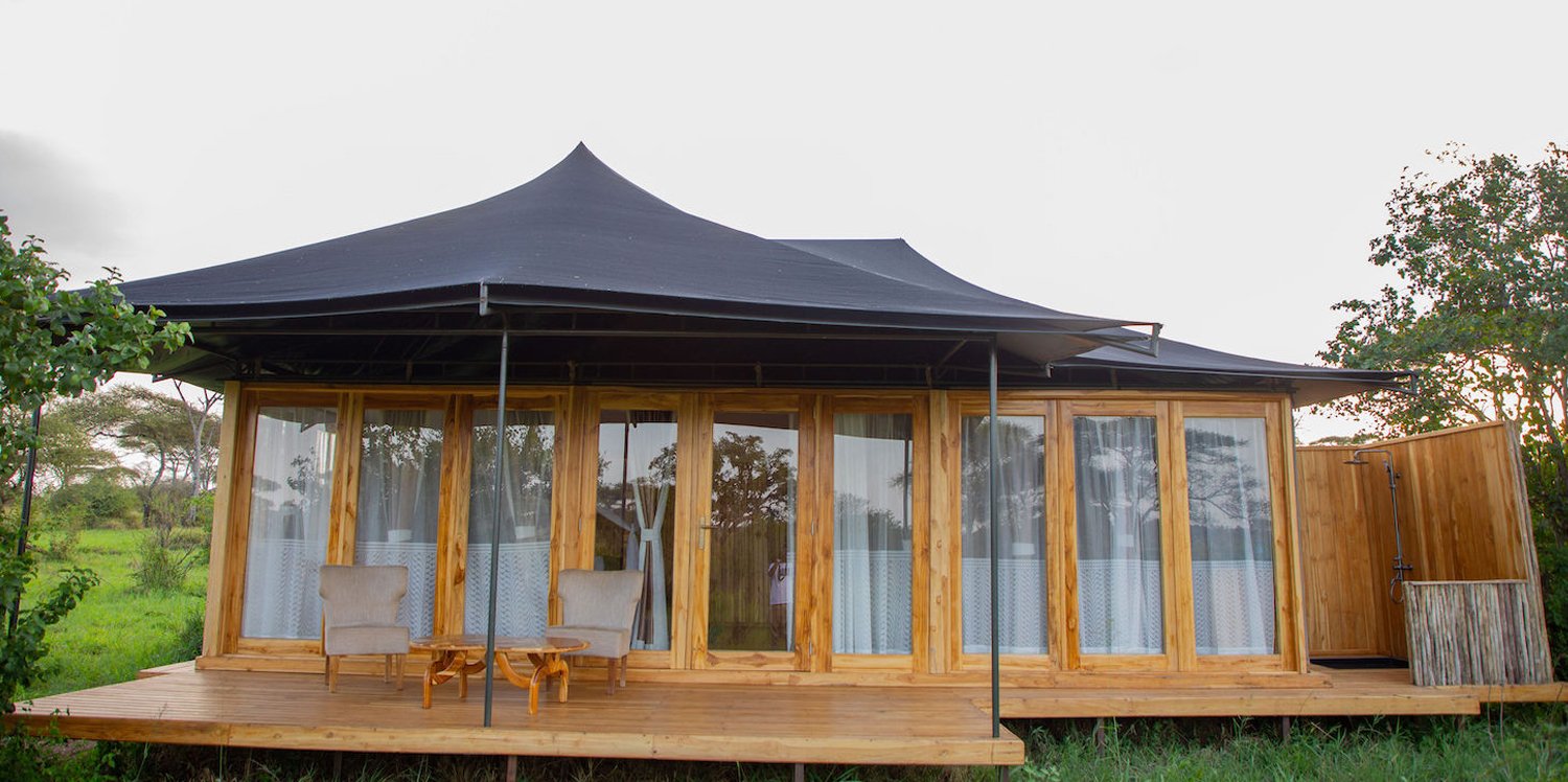 Baobab Central Serengeti Camp .